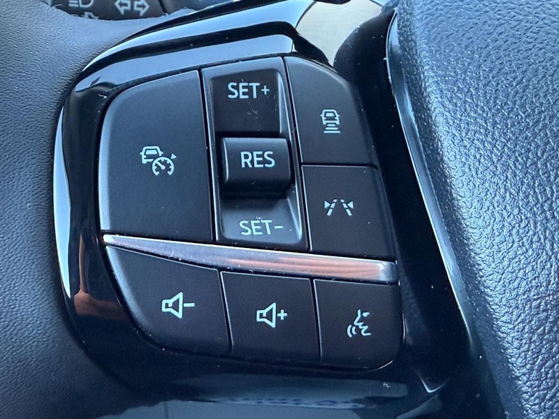 Ford Escape Vehicle Full-screen Gallery Image 13