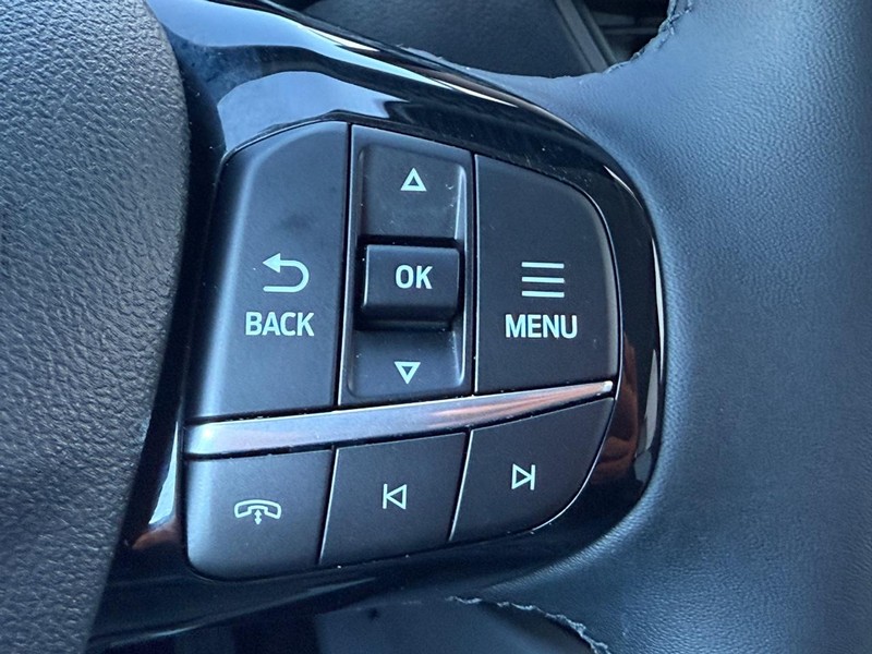 Ford Escape Vehicle Full-screen Gallery Image 14