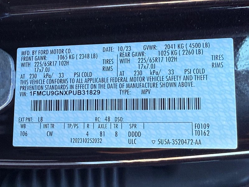 Ford Escape Vehicle Full-screen Gallery Image 25