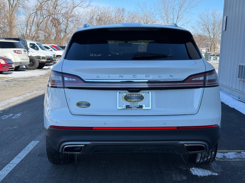 Lincoln Nautilus Vehicle Full-screen Gallery Image 4
