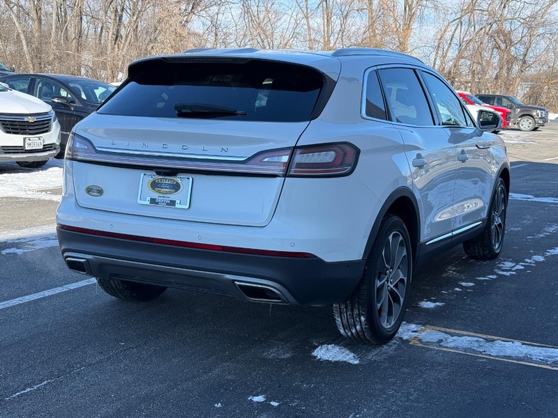 Lincoln Nautilus Vehicle Full-screen Gallery Image 6