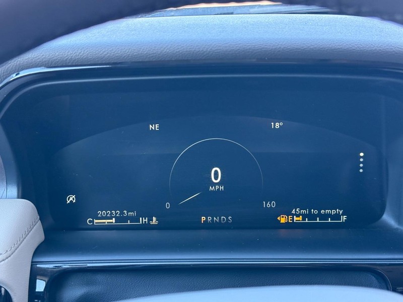 Lincoln Nautilus Vehicle Full-screen Gallery Image 17