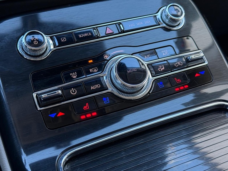 Lincoln Nautilus Vehicle Full-screen Gallery Image 19