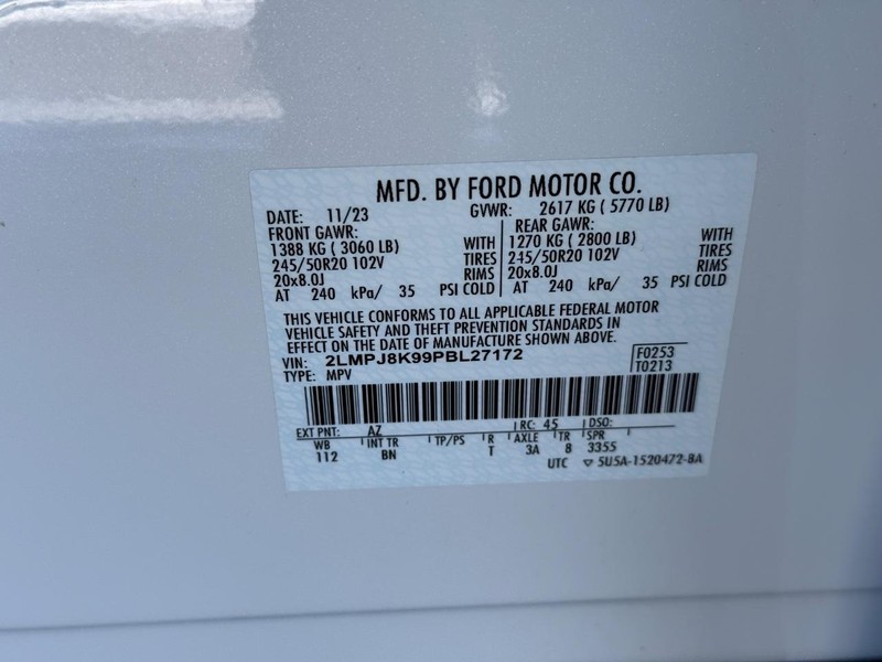 Lincoln Nautilus Vehicle Full-screen Gallery Image 22