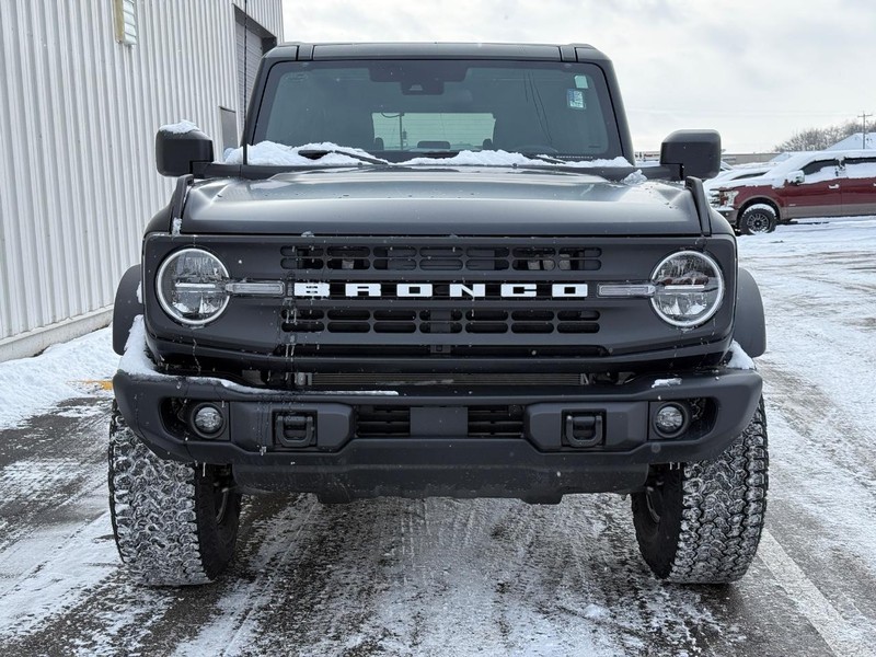 Ford Bronco Vehicle Full-screen Gallery Image 7