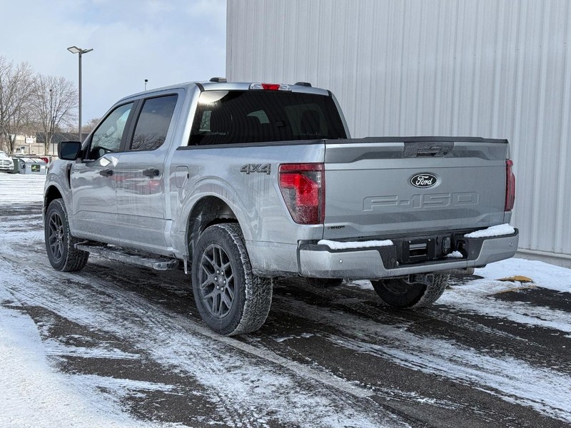 Ford F-150 Vehicle Full-screen Gallery Image 3