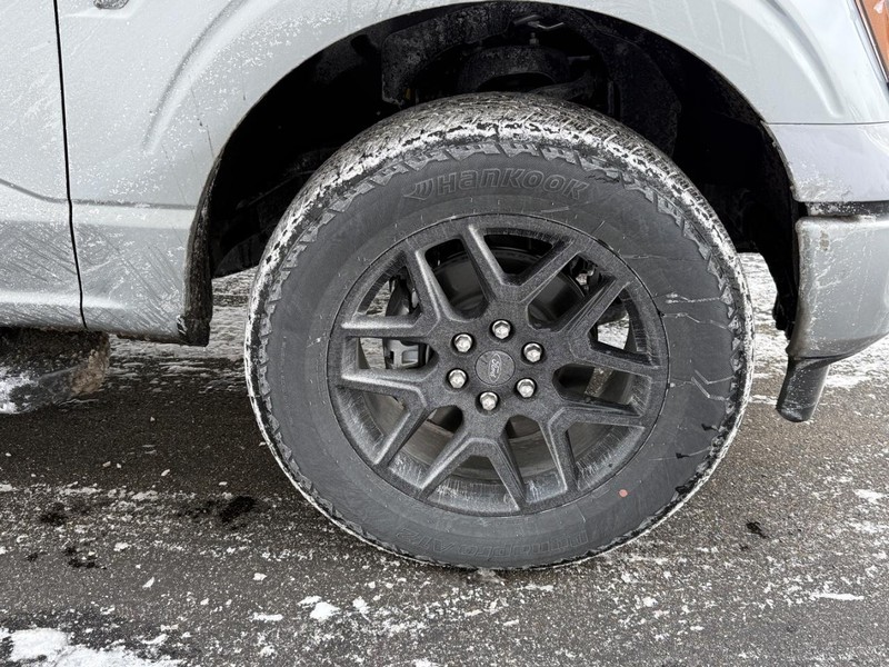 Ford F-150 Vehicle Full-screen Gallery Image 7