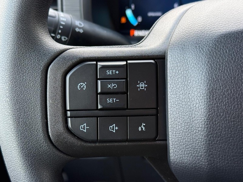 Ford F-150 Vehicle Full-screen Gallery Image 15