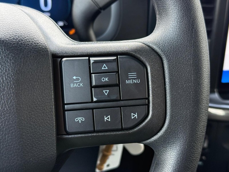 Ford F-150 Vehicle Full-screen Gallery Image 16