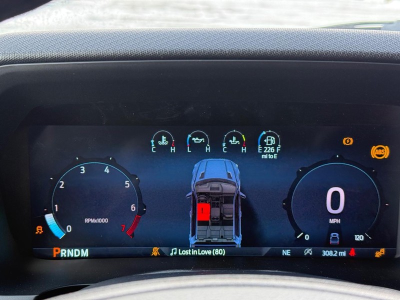 Ford F-150 Vehicle Full-screen Gallery Image 17