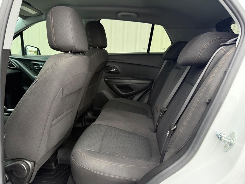 Chevrolet Trax Vehicle Full-screen Gallery Image 11