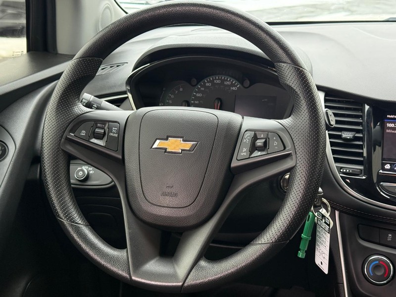Chevrolet Trax Vehicle Full-screen Gallery Image 13
