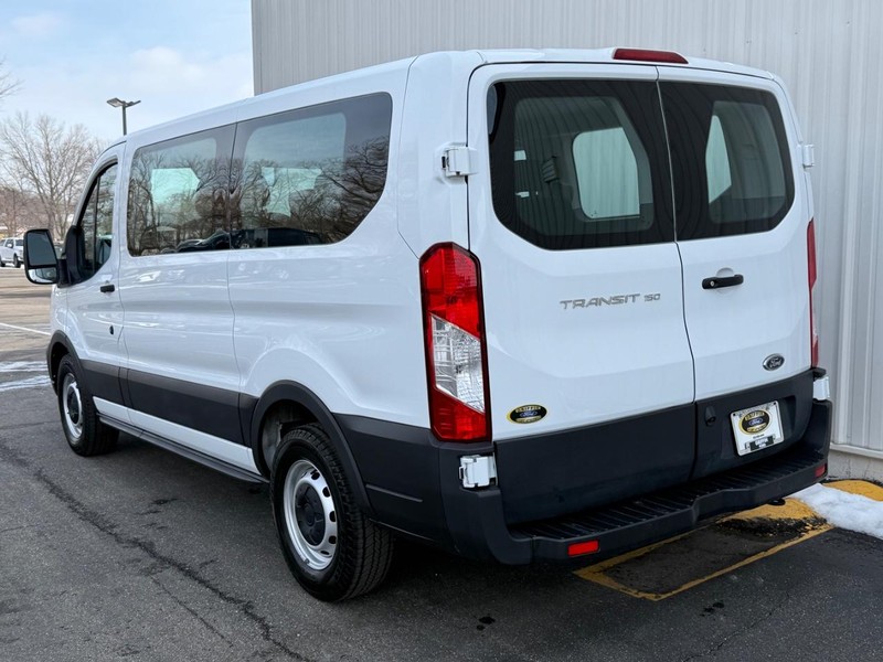 Ford Transit Passenger Wagon Vehicle Full-screen Gallery Image 3