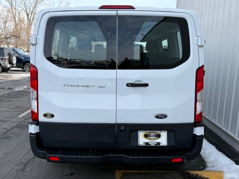 Ford Transit Passenger Wagon Vehicle Full-screen Gallery Image 4