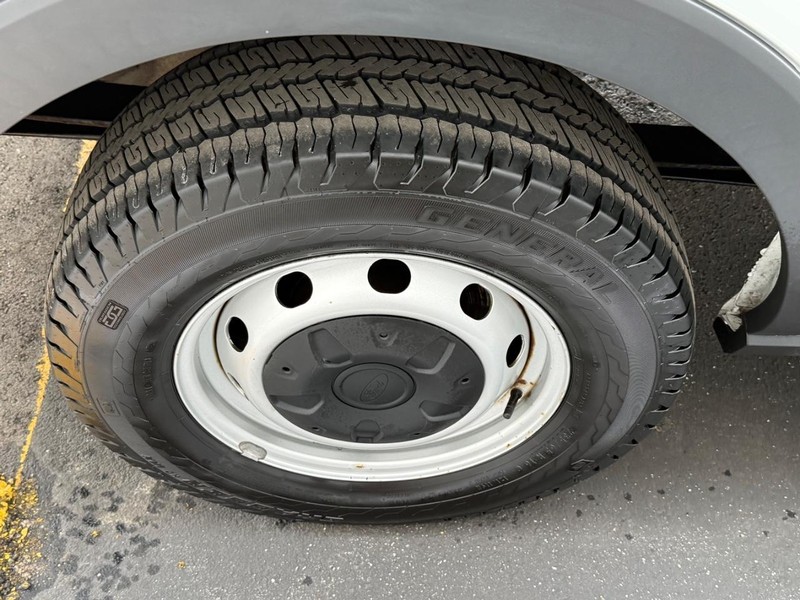 Ford Transit Passenger Wagon Vehicle Full-screen Gallery Image 7