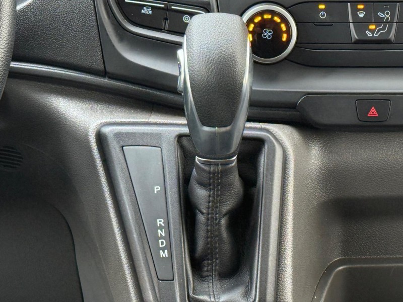 Ford Transit Passenger Wagon Vehicle Full-screen Gallery Image 13