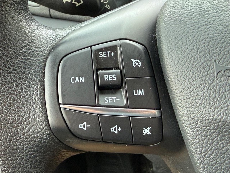 Ford Transit Passenger Wagon Vehicle Full-screen Gallery Image 16