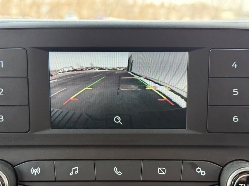 Ford Transit Passenger Wagon Vehicle Full-screen Gallery Image 19