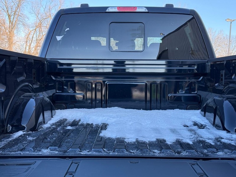 Ford F-150 Vehicle Full-screen Gallery Image 5