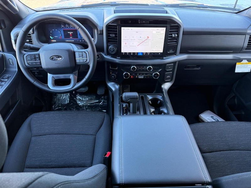 Ford F-150 Vehicle Full-screen Gallery Image 10