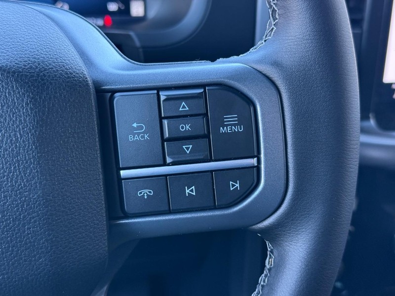 Ford F-150 Vehicle Full-screen Gallery Image 16