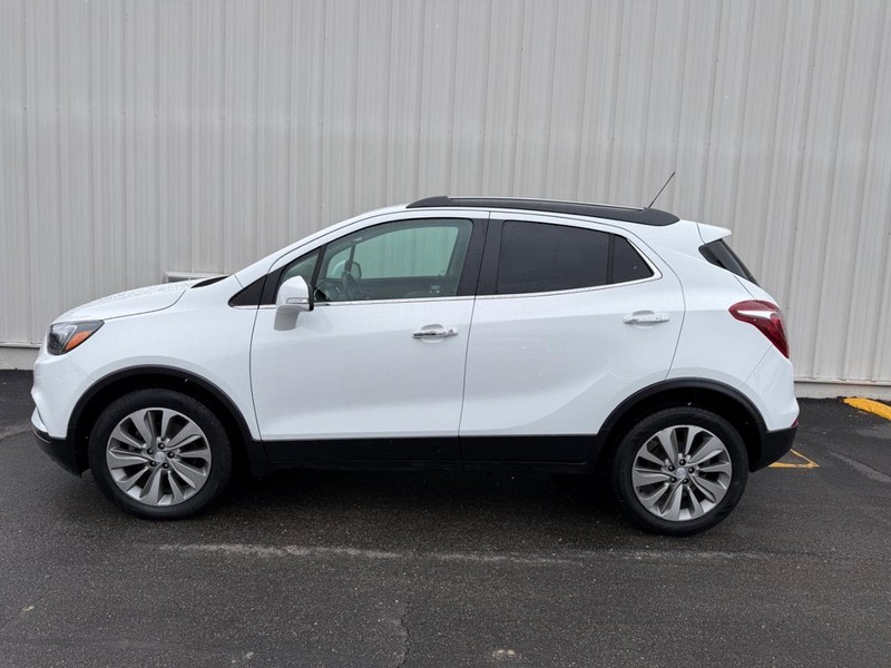Buick Encore Vehicle Full-screen Gallery Image 02