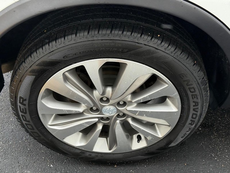 Buick Encore Vehicle Full-screen Gallery Image 07