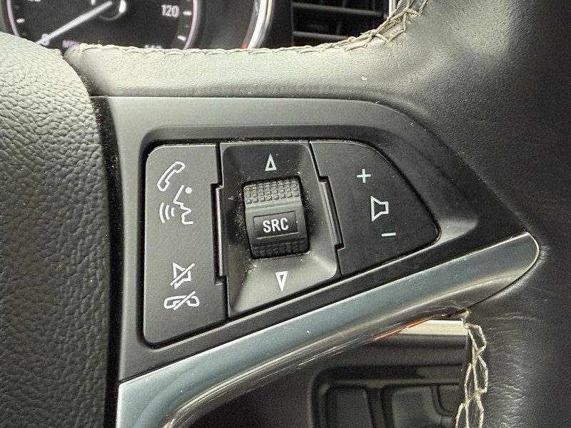 Buick Encore Vehicle Full-screen Gallery Image 16