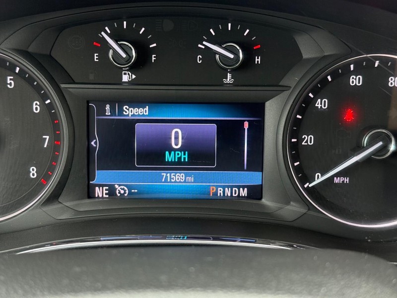 Buick Encore Vehicle Full-screen Gallery Image 17