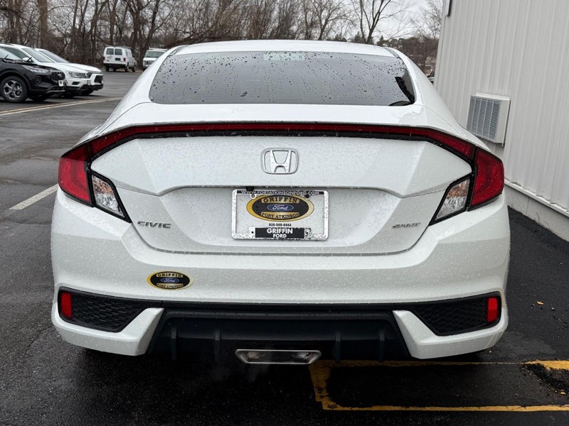 Honda Civic Coupe Vehicle Full-screen Gallery Image 4