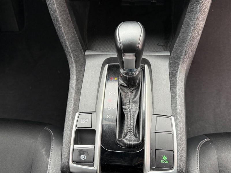 Honda Civic Coupe Vehicle Full-screen Gallery Image 12