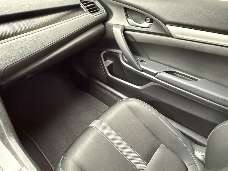 Honda Civic Coupe Vehicle Full-screen Gallery Image 14