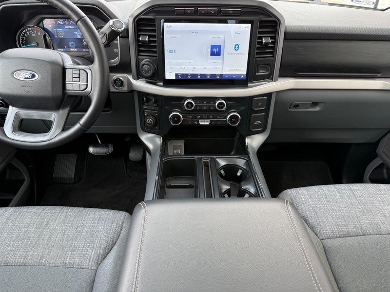 Ford F-150 Vehicle Full-screen Gallery Image 10