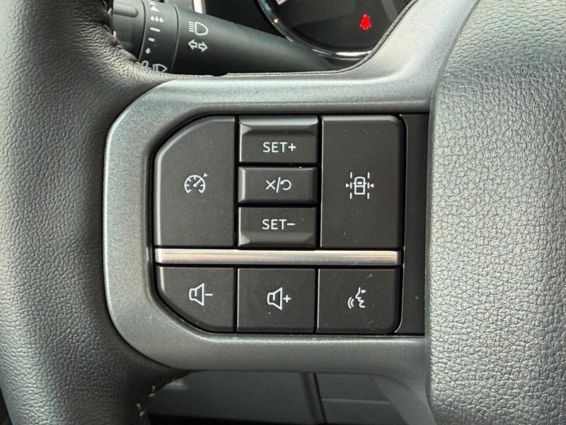 Ford F-150 Vehicle Full-screen Gallery Image 14