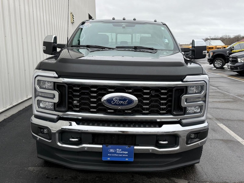 Ford Super Duty F-350 DRW Vehicle Full-screen Gallery Image 8