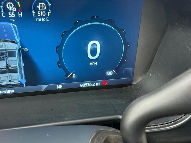 Ford Super Duty F-350 DRW Vehicle Full-screen Gallery Image 16