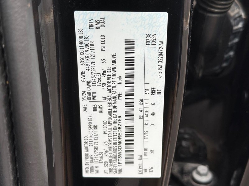 Ford Super Duty F-350 DRW Vehicle Full-screen Gallery Image 22