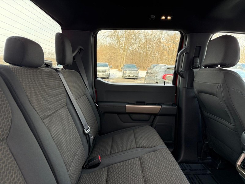 Ford F-150 Vehicle Full-screen Gallery Image 5