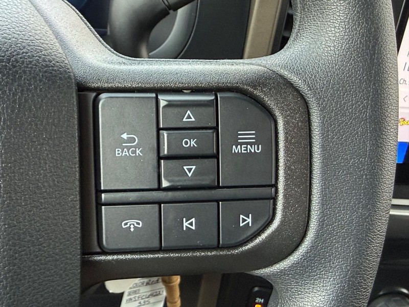 Ford F-150 Vehicle Full-screen Gallery Image 11