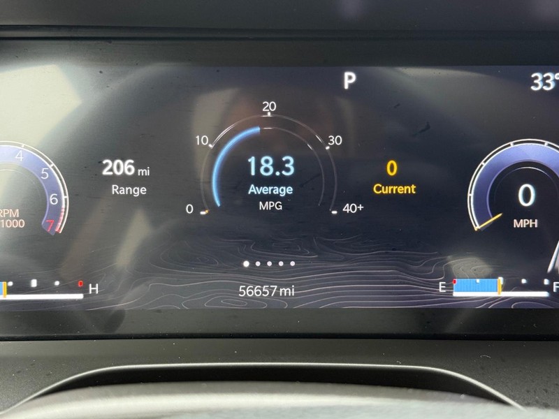 Jeep Grand Cherokee L Vehicle Full-screen Gallery Image 18