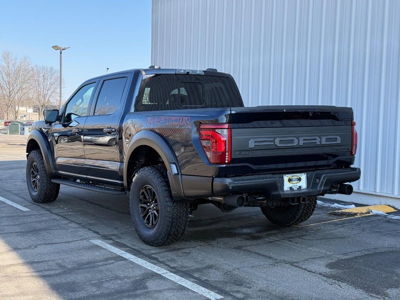 Ford F-150 Vehicle Full-screen Gallery Image 3