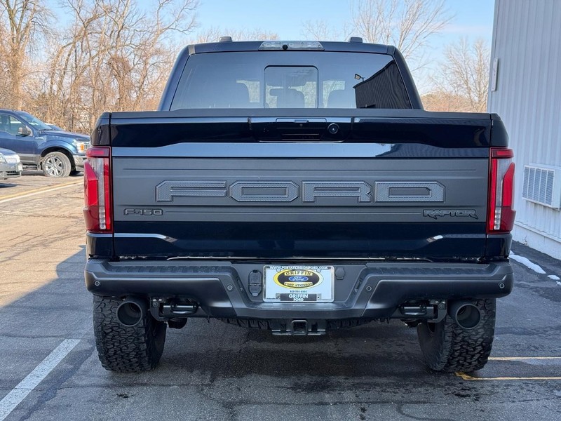 Ford F-150 Vehicle Full-screen Gallery Image 4