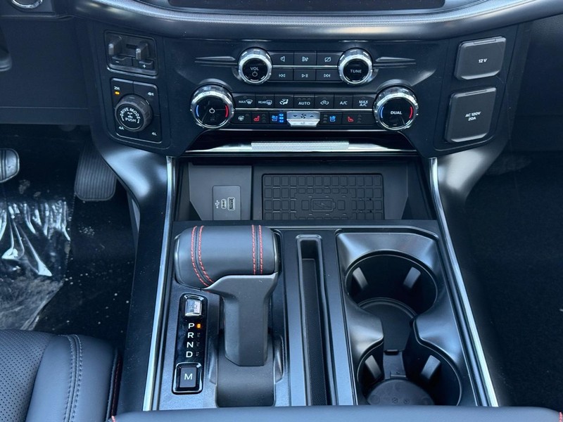 Ford F-150 Vehicle Full-screen Gallery Image 11