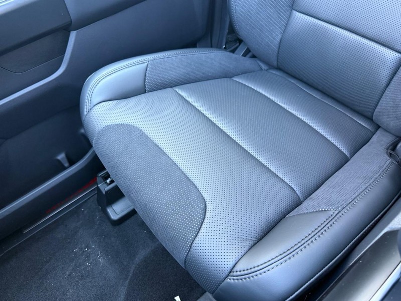 Ford F-150 Vehicle Full-screen Gallery Image 20