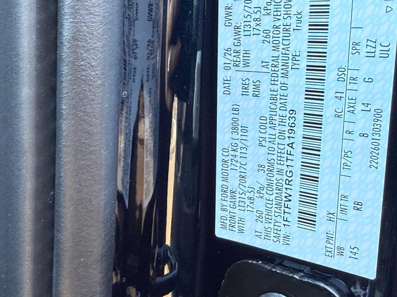 Ford F-150 Vehicle Full-screen Gallery Image 21