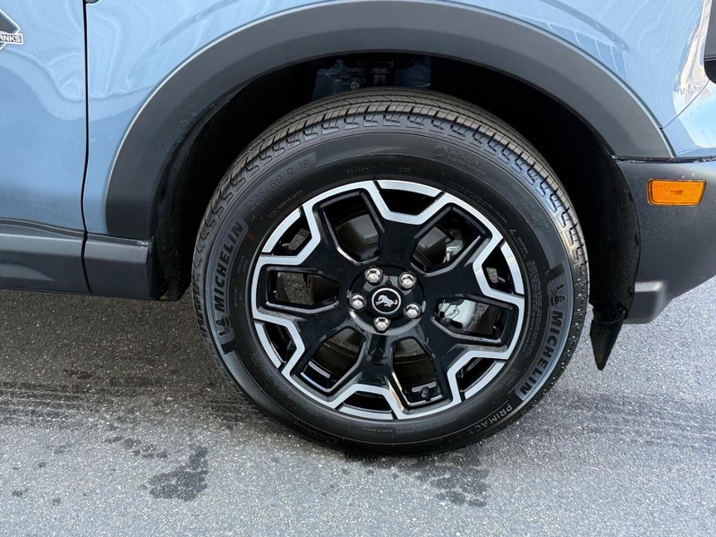 Ford Bronco Sport Vehicle Full-screen Gallery Image 07