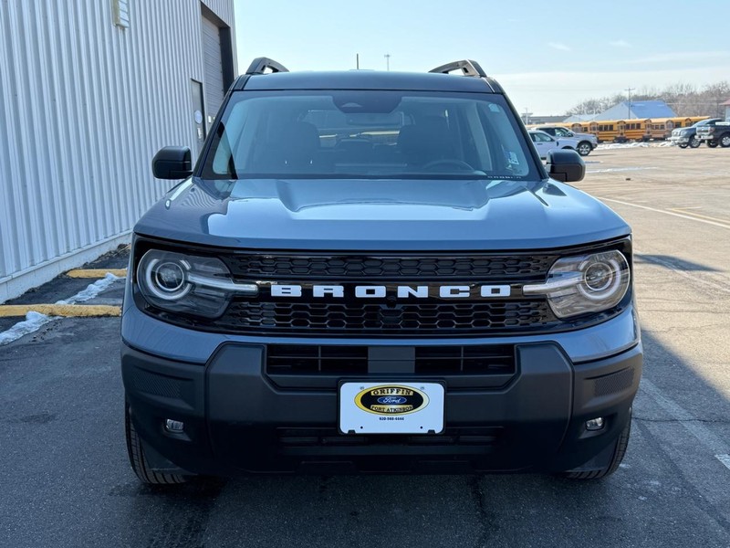 Ford Bronco Sport Vehicle Full-screen Gallery Image 08