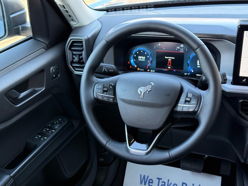 Ford Bronco Sport Vehicle Full-screen Gallery Image 12