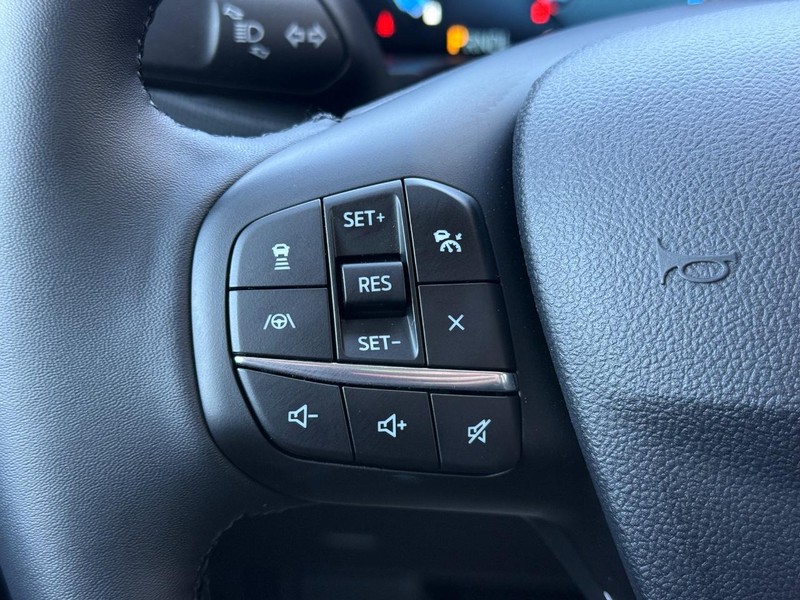 Ford Bronco Sport Vehicle Full-screen Gallery Image 14