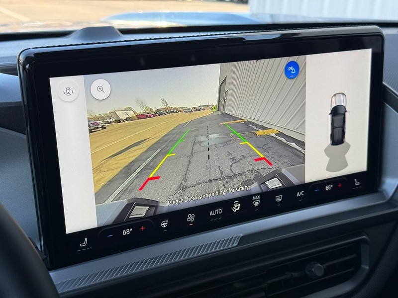 Ford Bronco Sport Vehicle Full-screen Gallery Image 17